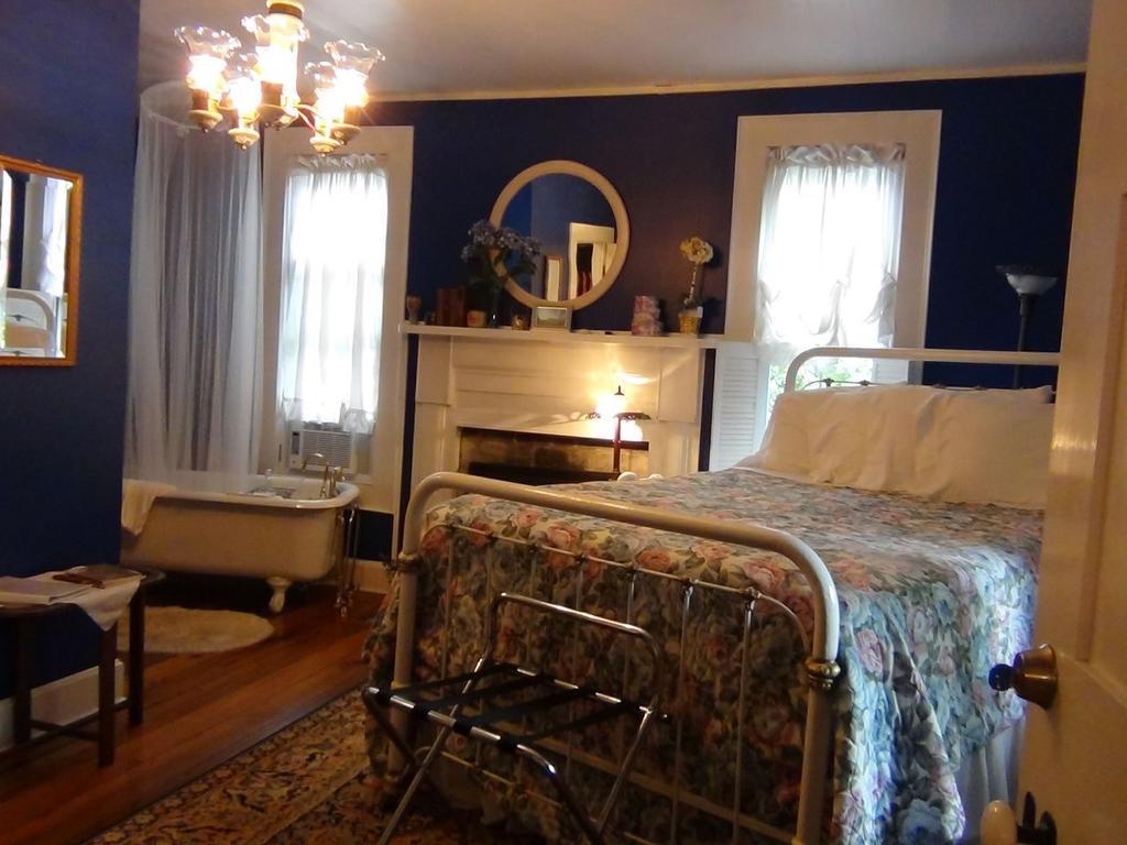 Buffalo Tavern Bed And Breakfast West Jefferson Værelse billede