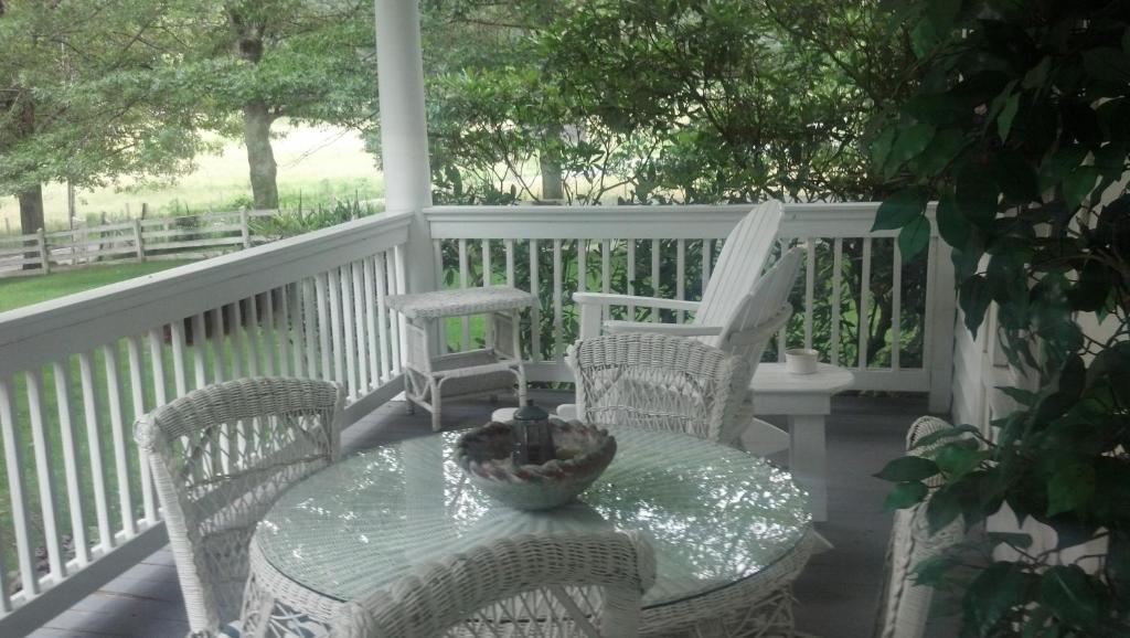 Buffalo Tavern Bed And Breakfast West Jefferson Eksteriør billede