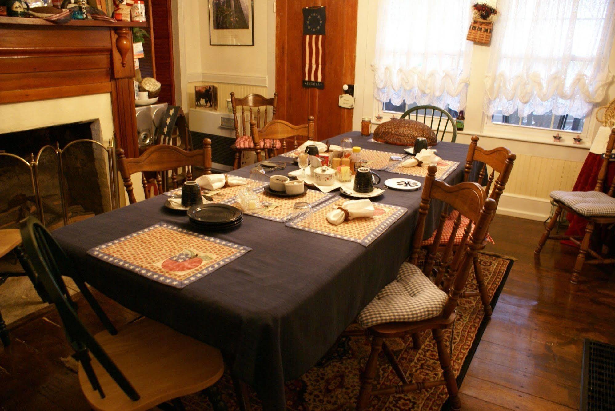 Buffalo Tavern Bed And Breakfast West Jefferson Eksteriør billede
